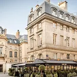 Luxury 6 Bedroom 5 bathroom Palace Apartment - Louvre View