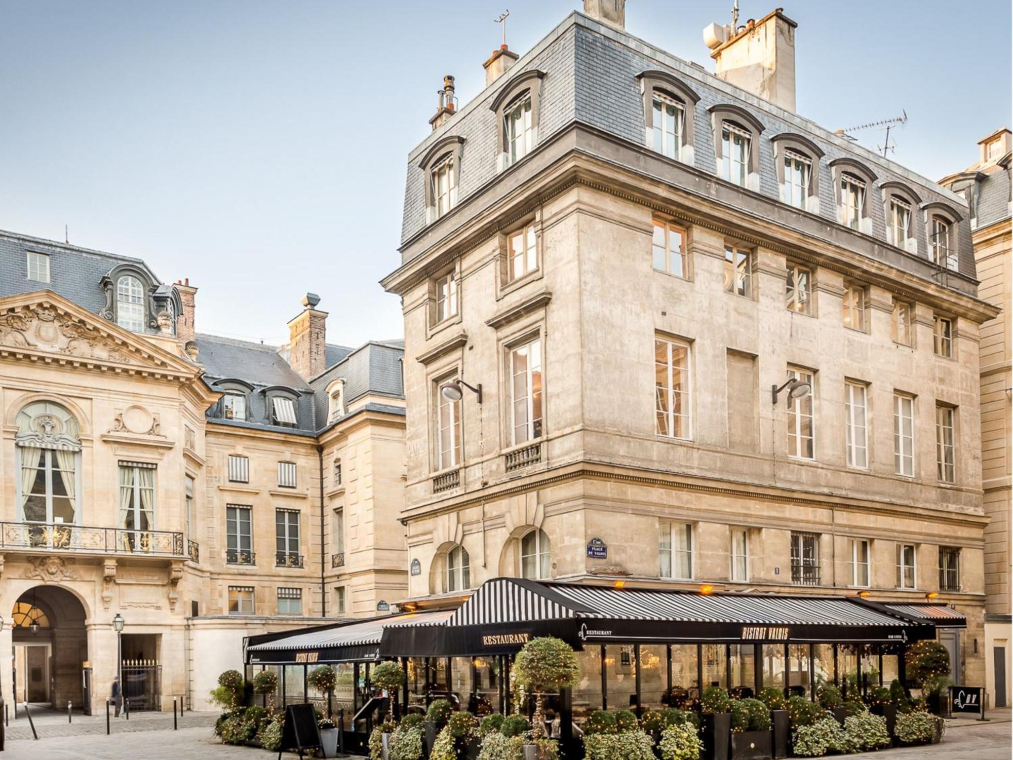 Luxury 6 Bedroom 5 Bathroom Palace - Louvre View Appartement