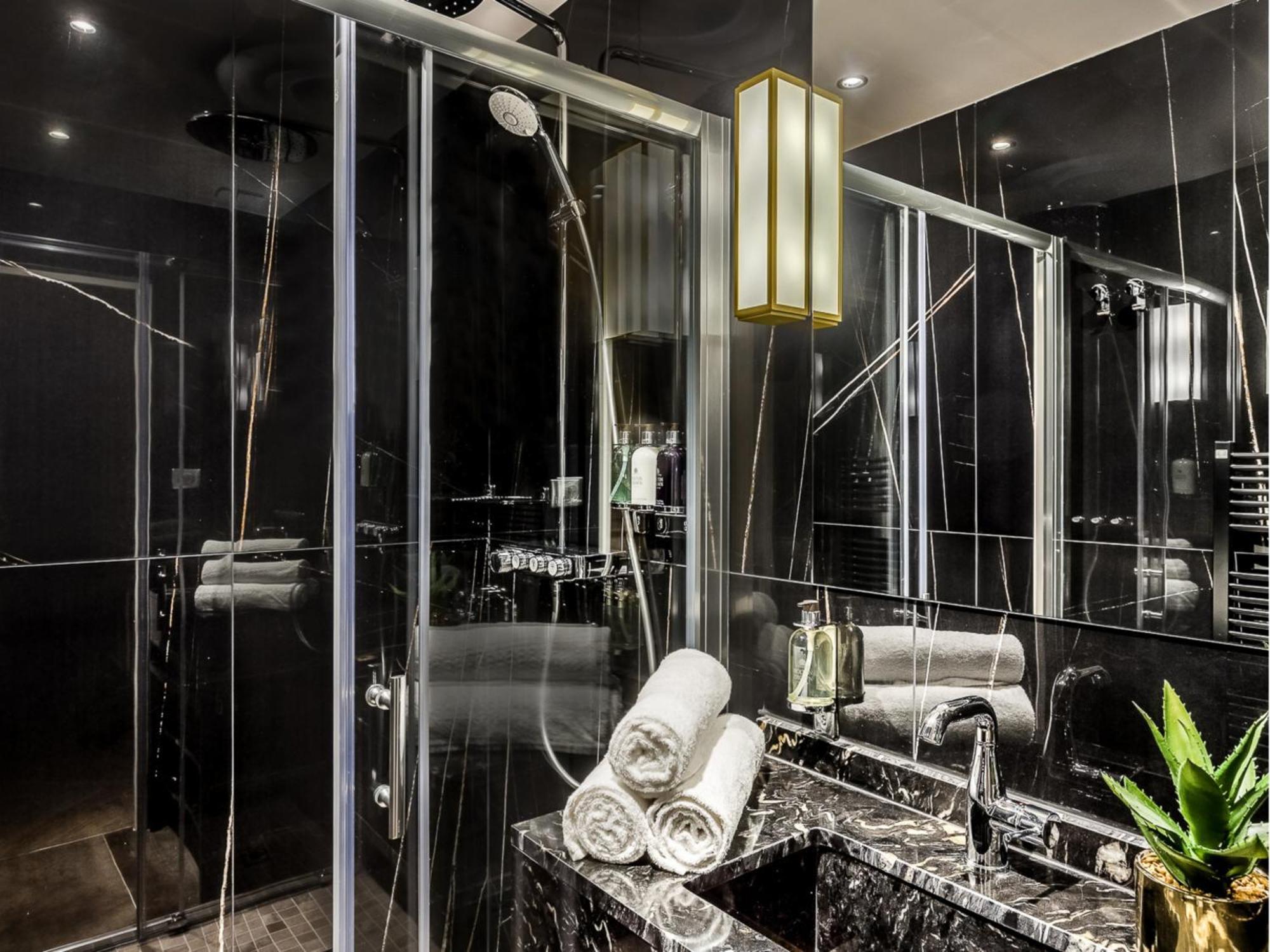 Luxury 6 Bedroom 5 Bathroom Palace - Louvre View Appartement *